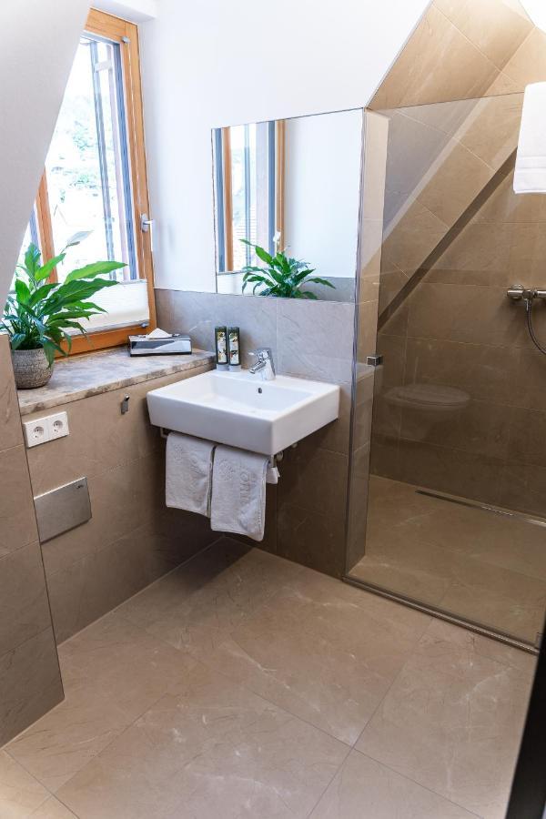 4 Apartments Im Hof By Gasthof Linde Albstadt Bagian luar foto